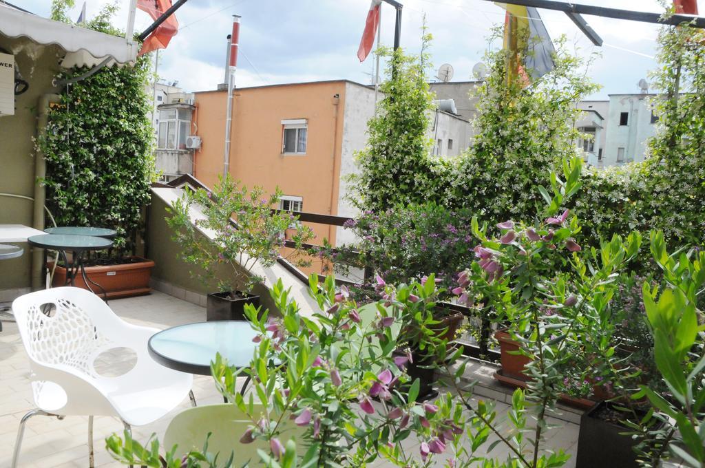 Hotel Serenity Tirana Exteriör bild