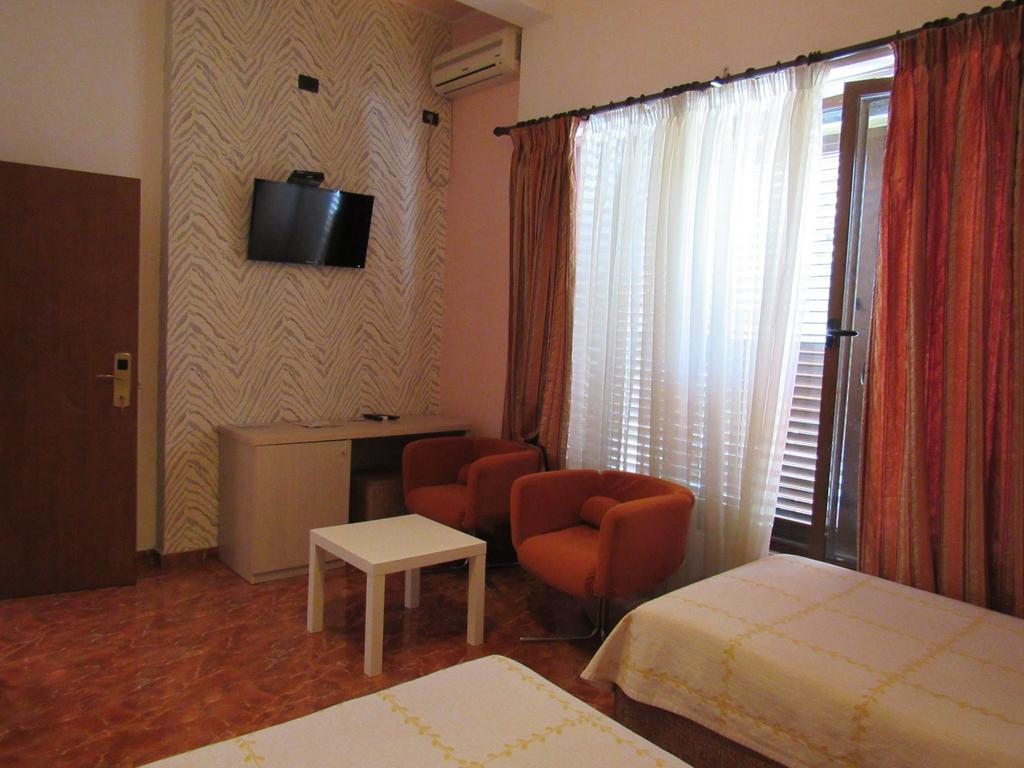 Hotel Serenity Tirana Exteriör bild