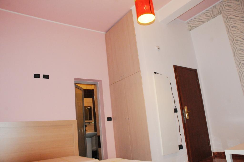 Hotel Serenity Tirana Exteriör bild